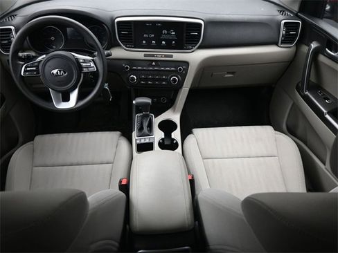 Used 2022 Kia Sportage LX image 21