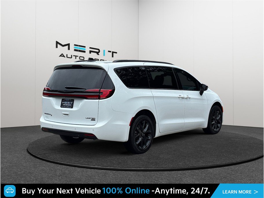 Used 2024 Chrysler Pacifica Limited w/ S Appearance Package AWD/4WD image 9