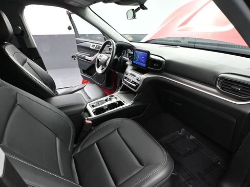 Used 2023 Ford Explorer XLT w/ Equipment Group 202A AWD/4WD image 49