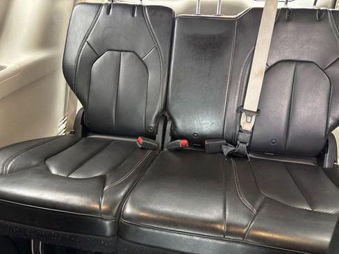Used 2020 Chrysler Voyager Lxi image 33