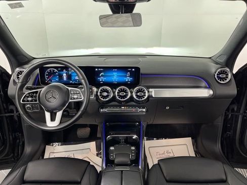 Used 2021 Mercedes-Benz GLB 250 4MATIC w/ Premium Package image 37
