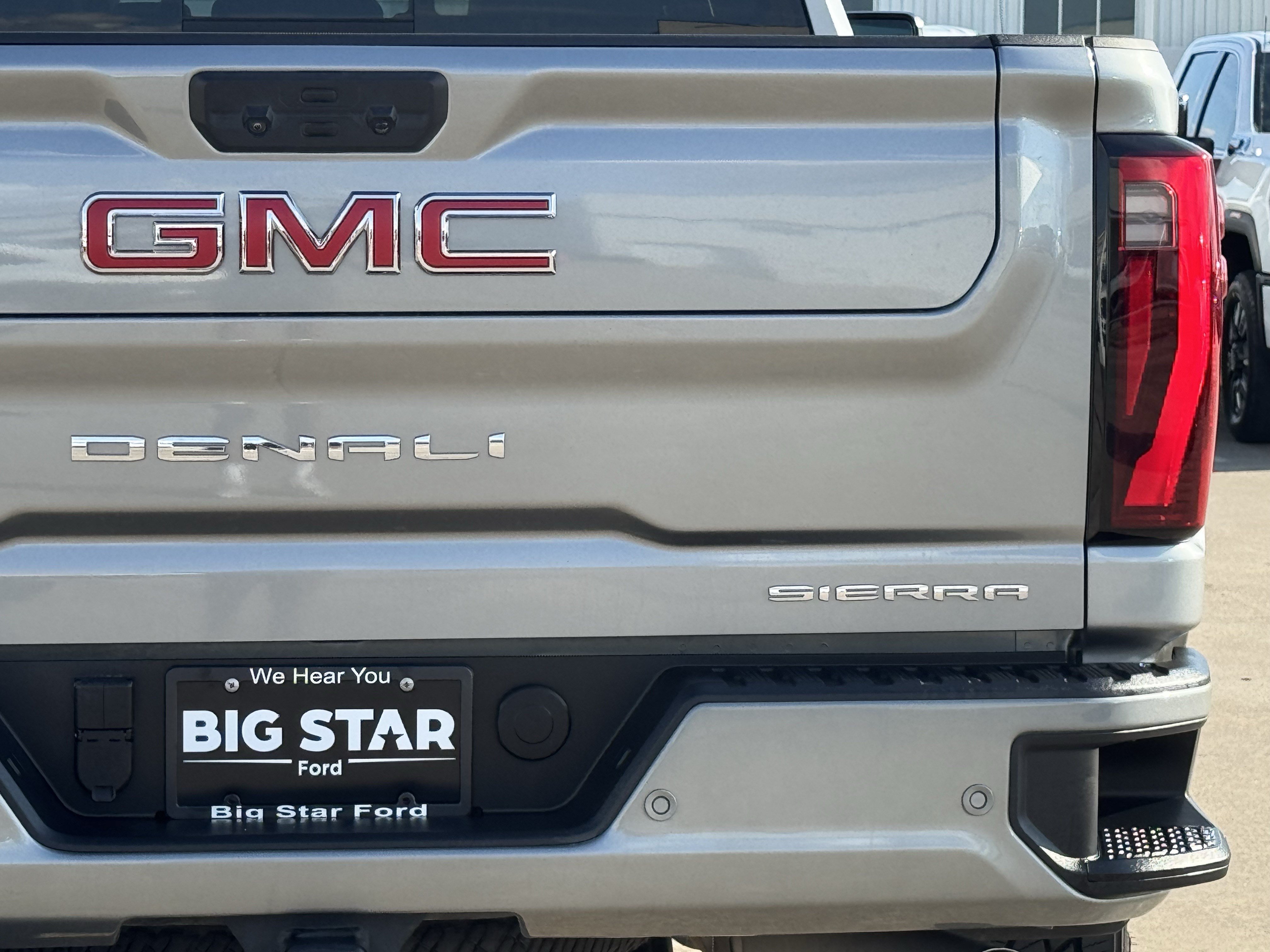 Used 2025 GMC Sierra 2500 Denali w/ Denali Reserve Package AWD/4WD image 10