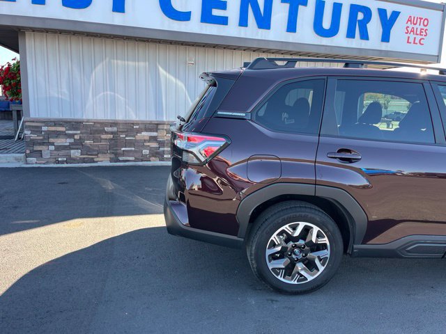 Used 2026 Subaru Forester Premium AWD/4WD image 12