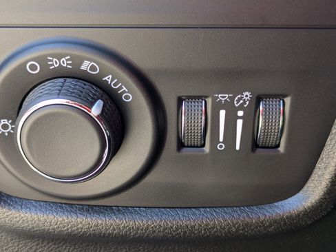 Used 2023 Jeep Grand Cherokee Altitude image 29