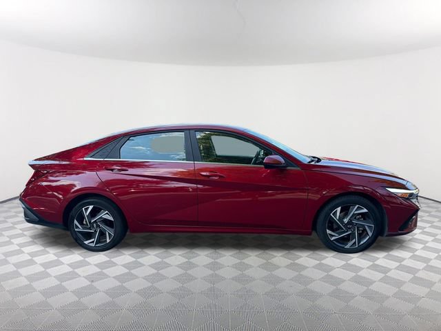 Used 2024 Hyundai Elantra SEL w/ Convenience Package FWD image 4