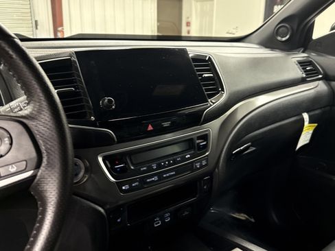 Used 2025 Honda Passport EX-L image 8