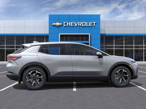 New 2026 Chevrolet Equinox EV LT w/ Comfort Package AWD/4WD image 5