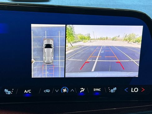 Used 2024 Chevrolet Traverse Z71 w/ Enhanced Driving Package AWD/4WD image 31