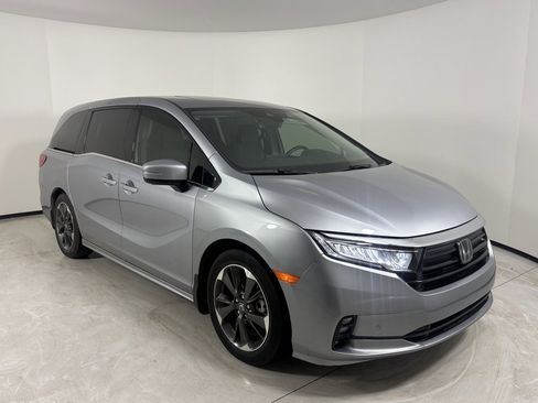 Used 2023 Honda Odyssey Elite image 6