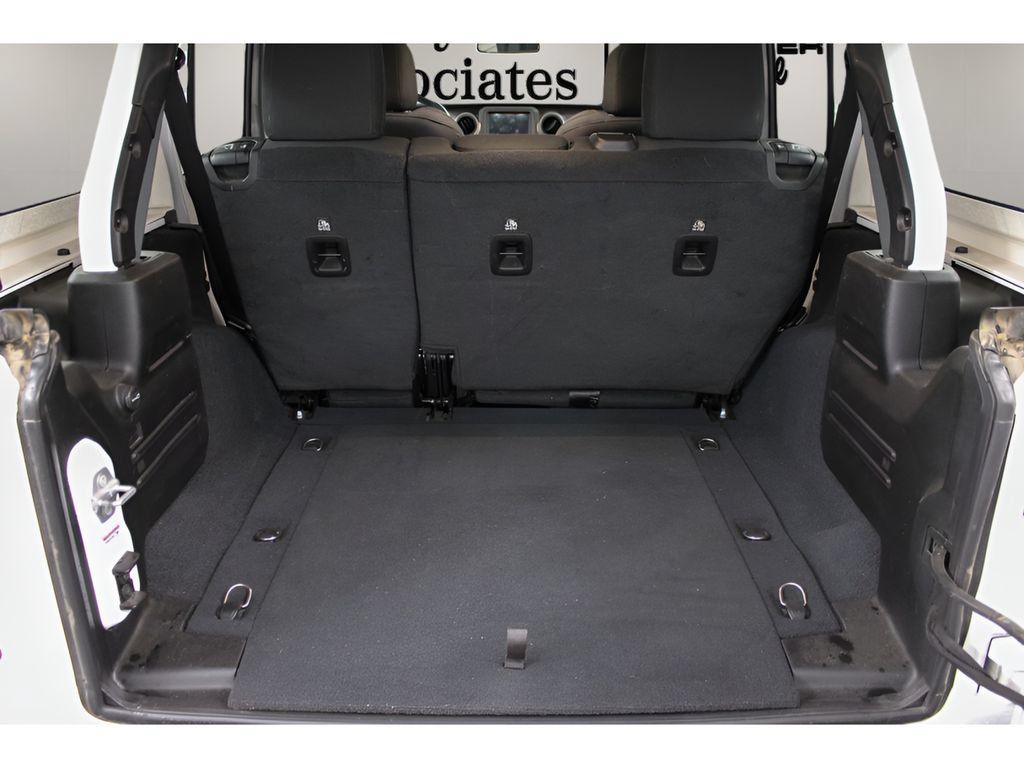 Used 2022 Jeep Wrangler Unlimited Sport AWD/4WD image 26