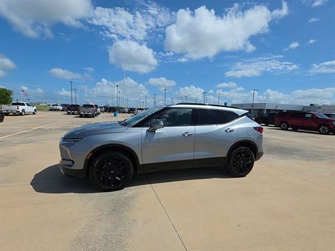 Used 2024 Chevrolet Blazer LT w/ Convenience Package FWD image 1