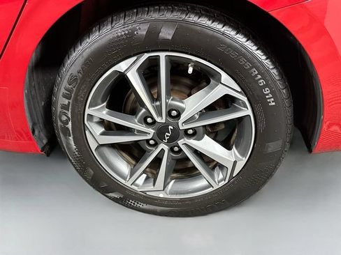 Used 2023 Kia Forte LXS FWD image 28