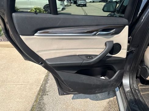 Used 2016 BMW X1 xDrive28i AWD/4WD image 9