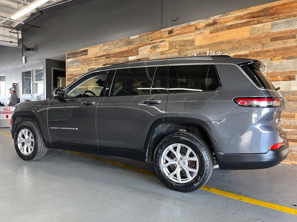 Used 2022 Jeep Grand Cherokee L Limited AWD/4WD image 15