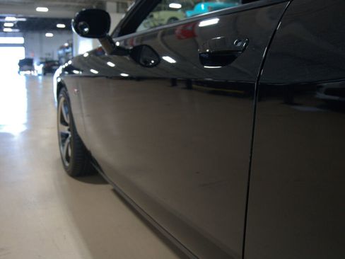 Used 2014 Dodge Challenger SRT8 w/ Harman/Kardon Audio Group image 17