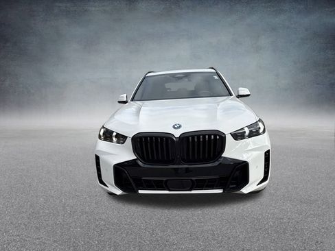 New 2026 BMW X5 xDrive50e image 8