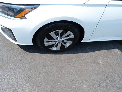 Used 2023 Nissan Altima 2.5 S FWD image 32