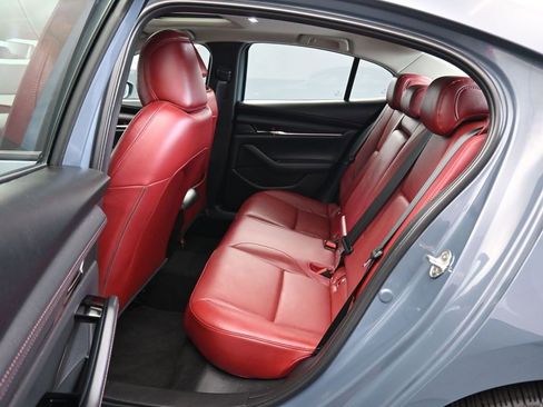 Used 2022 MAZDA MAZDA3 s image 32