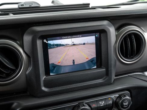 Used 2022 Jeep Gladiator Sport AWD/4WD image 30