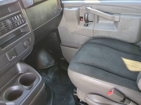 Used 2024 GMC Savana 2500 w/ Driver Convenience Package image 43
