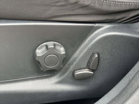 Used 2020 Ford EcoSport SE w/ SE Convenience Package image 12