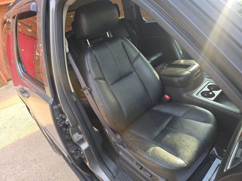 Used 2012 Chevrolet Tahoe LT w/ Luxury Package AWD/4WD image 10