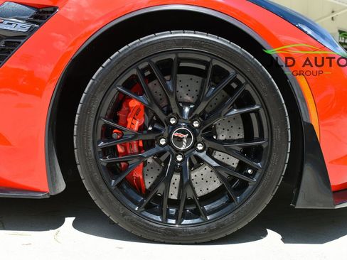 Used 2015 Chevrolet Corvette Z06 w/ 3LZ Preferred Equipment Group RWD image 26