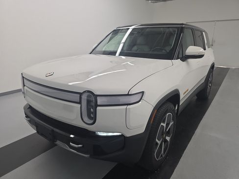 Used 2024 Rivian R1S Adventure AWD/4WD image 1