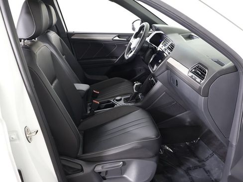 Used 2024 Volkswagen Tiguan SE R-Line AWD/4WD image 33