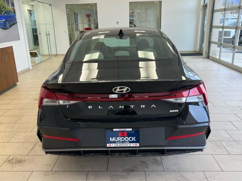 New 2026 Hyundai Elantra Limited image 9