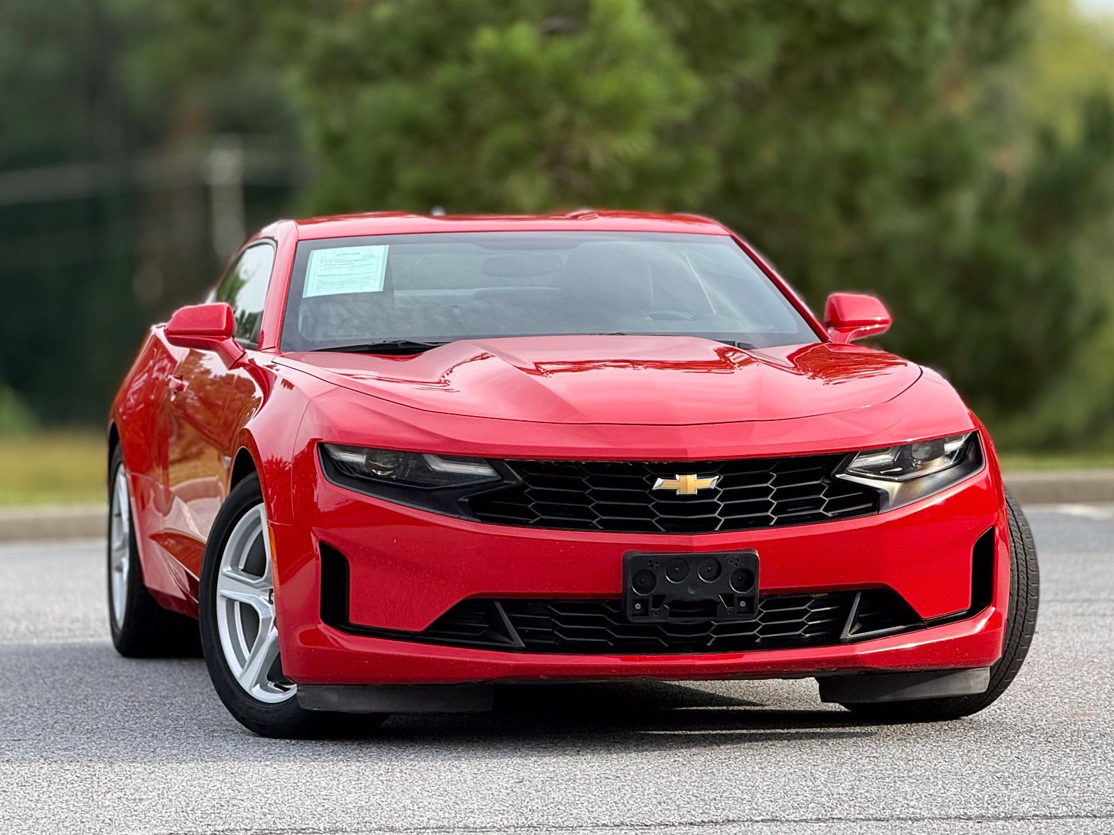 Used 2020 Chevrolet Camaro LT w/ Technology Package RWD image 4
