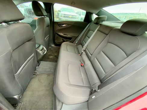 Used 2017 Chevrolet Malibu LT image 25
