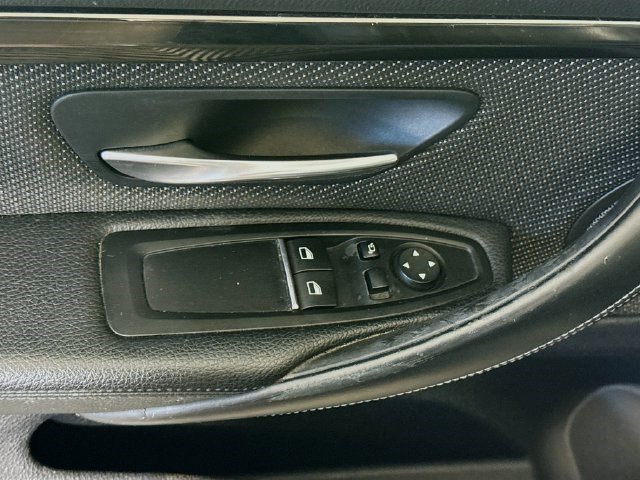Used 2020 BMW M4 Coupe w/ M Driver's Package RWD image 23