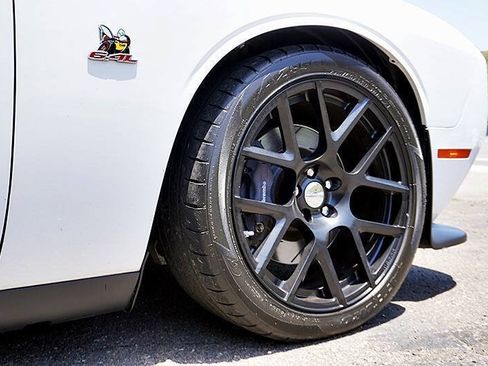 Used 2015 Dodge Challenger R/T Scat Pack w/ Scat Pack Appearance Package RWD image 14