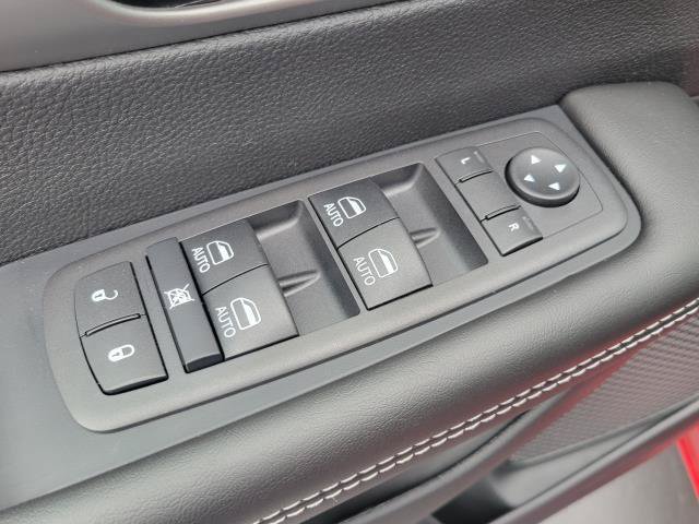 New 2027 Chrysler Pacifica Select FWD image 9
