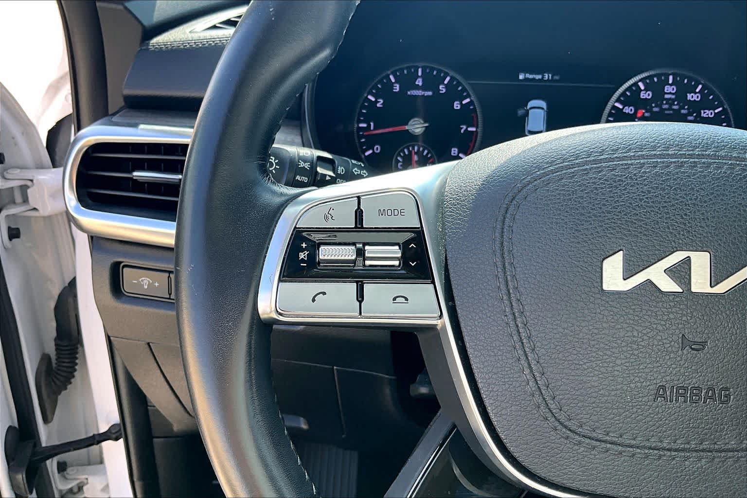 Used 2022 Kia Telluride SX w/ Towing Package FWD image 22