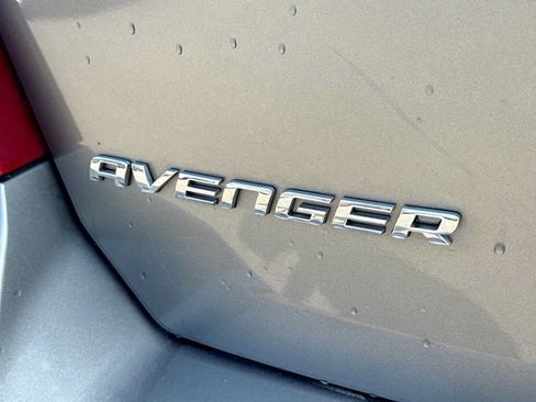 Used 2013 Dodge Avenger SE FWD image 11