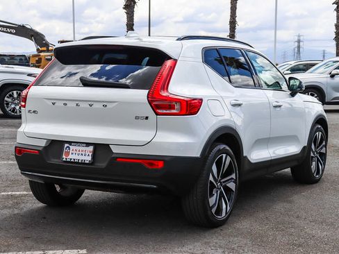 Used 2023 Volvo XC40 B5 Ultimate AWD/4WD image 7