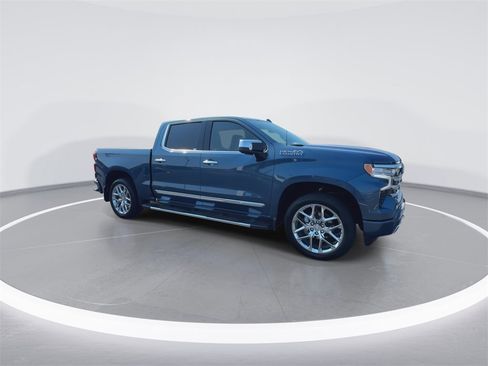 Used 2024 Chevrolet Silverado 1500 High Country w/ High Country Premium Package image 2