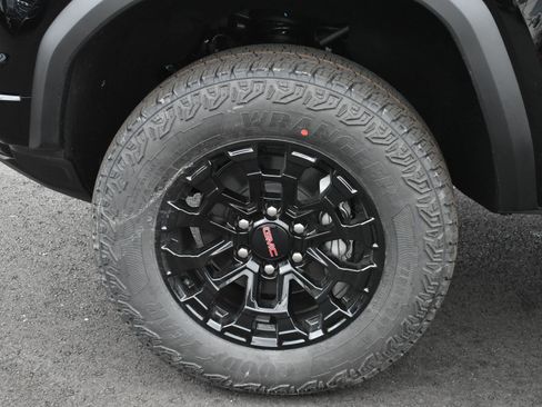 New 2026 GMC Canyon Elevation w/ Convenience Package image 11