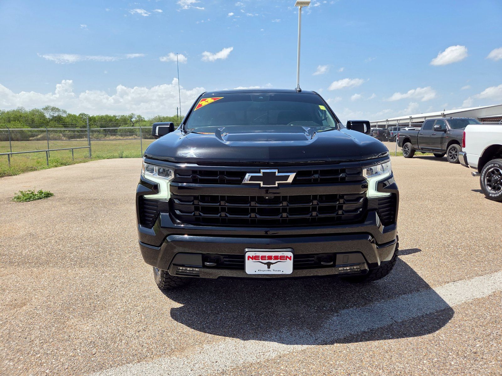 Used 2022 Chevrolet Silverado 1500 RST AWD/4WD image 2