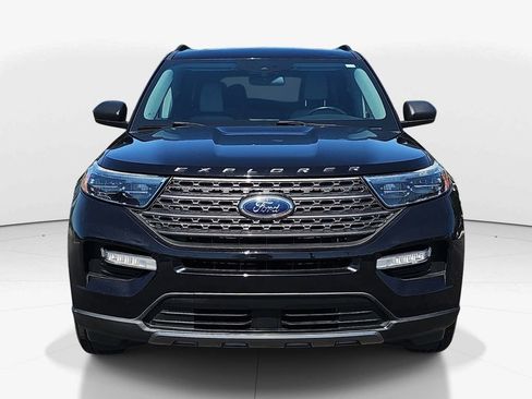 Used 2021 Ford Explorer XLT w/ Equipment Group 202A AWD/4WD image 12