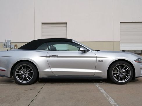 Used 2018 Ford Mustang GT Premium w/ Equipment Group 401A RWD image 13