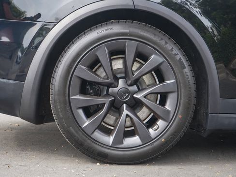 Used 2023 Tesla Model X AWD/4WD image 9