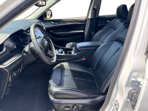 Used 2023 Jeep Grand Cherokee L Limited image 9