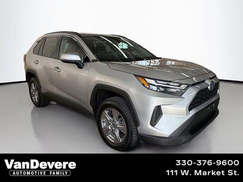 Used 2022 Toyota RAV4 XLE w/ Convenience Package image 1