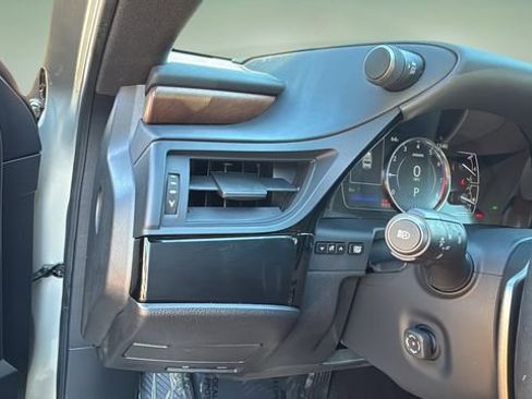 Used 2023 Lexus ES 350 w/ Premium Package image 22