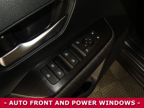 Certified 2025 Nissan Kicks SV image 18