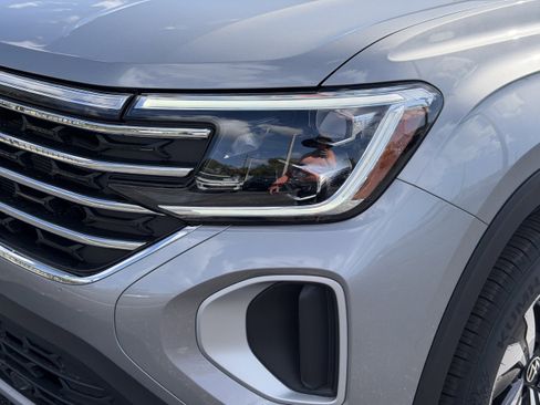 New 2026 Volkswagen Atlas SE image 8