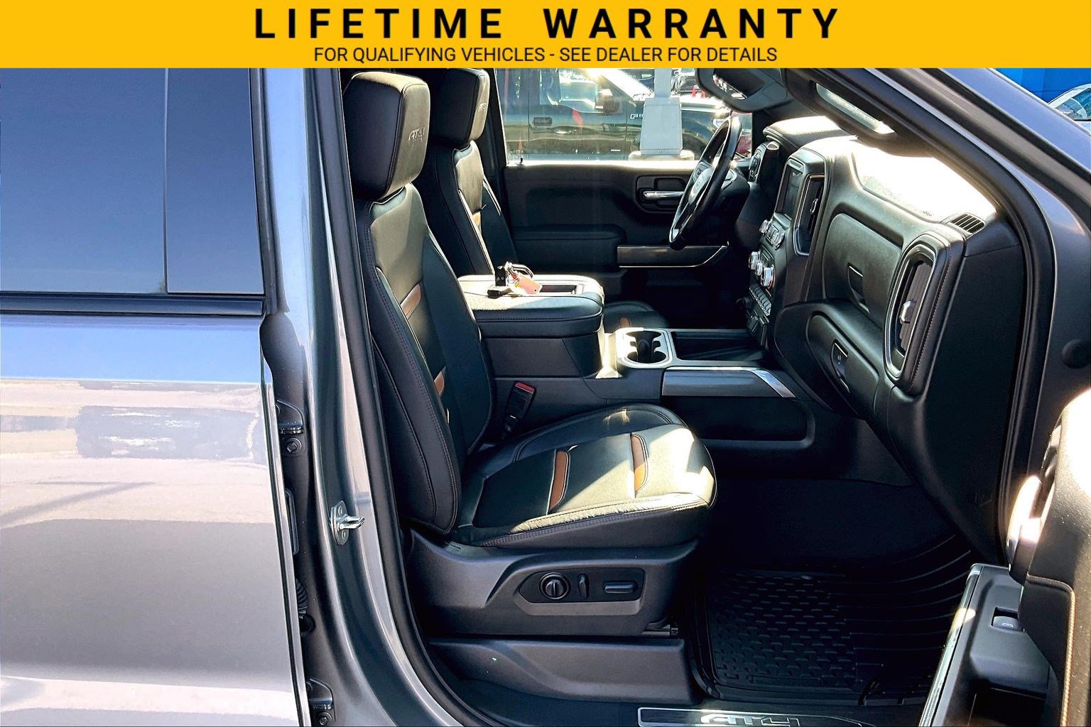 Certified 2022 GMC Sierra 1500 AT4 w/ AT4 Carbonpro Edition AWD/4WD image 7
